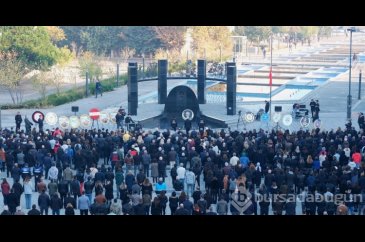Bursa'da Mustafa Kemal Atatürk özlem ve sevgiyle anıldı 