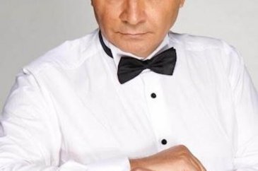 Ebru Gündeş Armağan Çağlayan'a destek verdi
