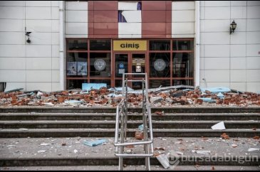 Düzce'de meydana gelen depremde adliye binası hasar gördü