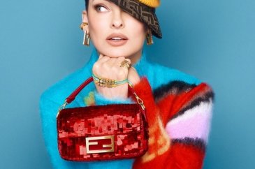 Linda Evangelista, İtalyan moda markası için poz verdi