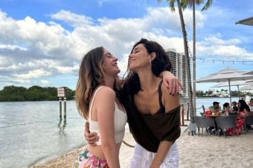 Cansu Dere ile Melis Sezen Miami'de tatilde