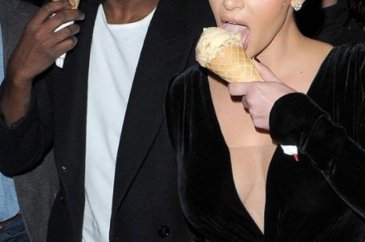 Kim Kardashian ve Kanye West boşandı