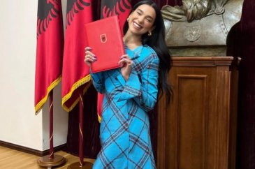 Dua Lipa, Arnavutluk vatandaşlığı aldı