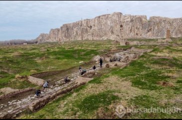 Ekipler "Eski Van Şehri"ni ayağa kaldırmaya çalışıyor