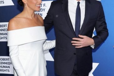 Meghan Markle ve Prens Harry'ye insan hakları ödülü verildi

