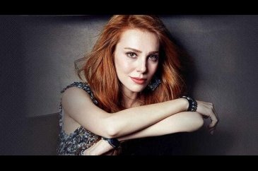 Elçin Sangu'nun ev pozuna beğeni yağdı
