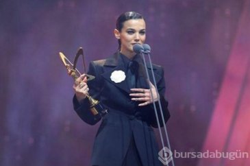 Pınar Deniz, Rihanna'nın konuşmasını örnek aldı

