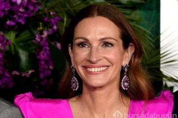 Julia Roberts'ın George Clooney fotoğraflı elbisesi dikkat çekti
