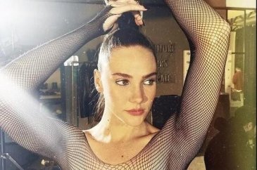 Alina Boz transparan pozuyla tam puan aldı
