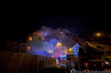 Bursa'da tarihi binada yangın çıktı