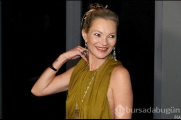 İngiliz model Kate Moss imajını tazeledi