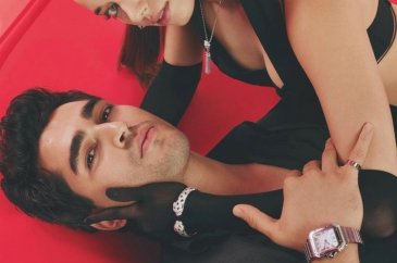 Afra Saraçoğlu ve Mert Ramazan Demir kapak yıldızı oldular