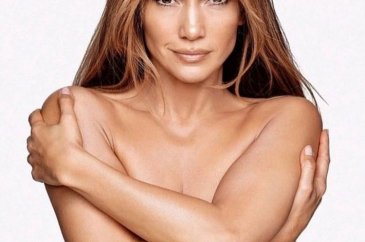 Jennifer Lopez markası için çıplak poz verdi
