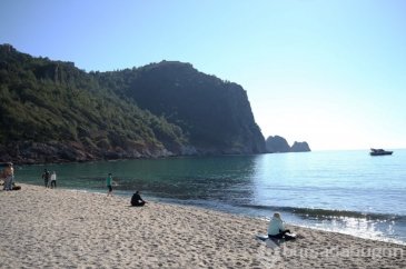 Antalya'da turistler aralık ayında denize girdiler