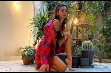 Aybüke Pusat'tan yeni kareler
