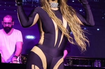 Hande Yener: Rakamlarda baktığında hepsi dünya starı ama hiçbirinin...