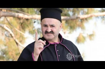 Şafak Sezer Japon oldu
