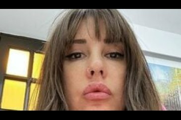 Ebru Destan filtresiz fotoğrafını paylaştı