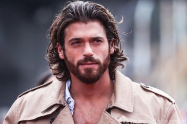 Can Yaman İtalya'ya yüklü miktarda bağış'ta bulundu