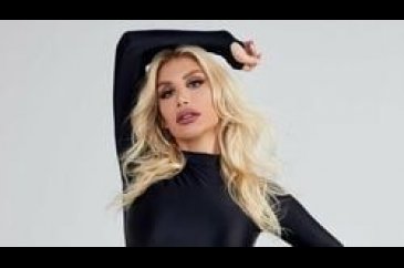 İrem Derici'nin memeleri 6 yaşında
