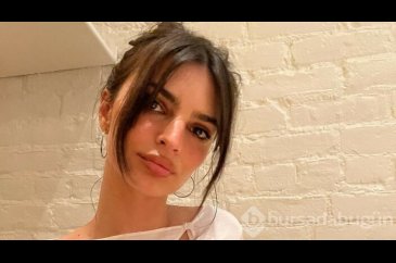 Emily Ratajkowski'nin sütyensiz tarzıyla dikkat çekti
