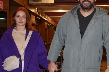 Ferit Aktuğ sevgilisiyle el ele