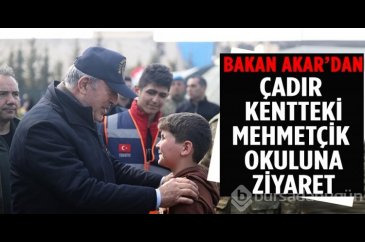 Bakan Akar'dan Mehmetçik Okulu'na ziyaret