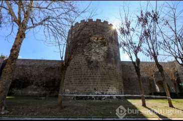 Diyarbakır'da 606 tescilli yapıdan 4'ü ağır, 30'u orta hasarlı çıktı