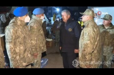 Hulusi Akar, Hatay'da çalışmaları inceledi ve Mehmetçiği denetledi