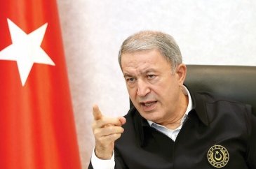 Bakan Hulusi Akar, Kore gazisi depremzedeyi İçişleri Bakanı Süleyma...