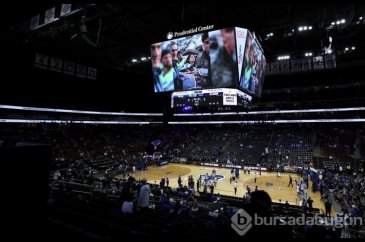 Amerikan Kolej Basketbol Ligi maçında depremzedeler için yardım org...