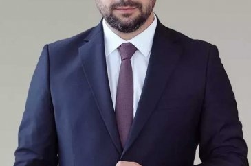 Yasak Elma'nın Sedai'si ünlü oyuncunun kardeşi çıktı! 