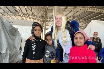 Aleyna Tilki depremzede çocuklara destek oluyor