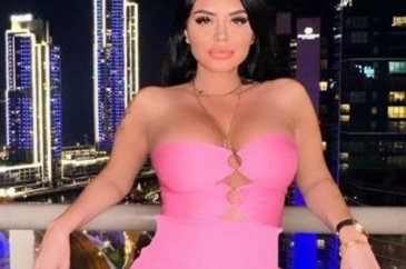 Ebru Polat'ın cesur pozları sosyal medyayı salladı
