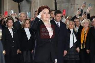 Akşener'in 8 Mart Dünya Kadınlar Günü'nde ilk durağı Anıtkabir oldu