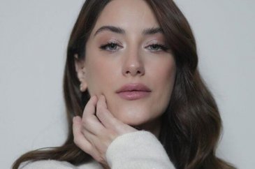 Hazal Kaya kızı Süreyya'yı ilk defa paylaştı
