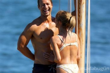 Sydney Sweeney rol arkadaşı Glen Powell ile samimi görüntülendi