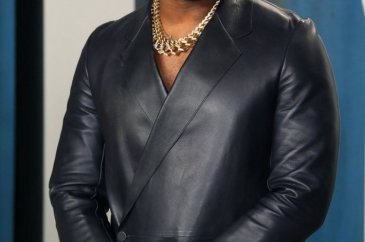 Kanye West ile ortaklığını bitiren Adidas 500 milyon dolar zarar et...