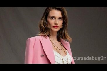 Miss Turkey güzeli Aslı Sümen sevgilisinin boynuna atkı doladı