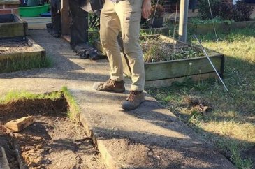 Bebek, yılanı kovalayınca 110 yılan yumurtası bulundu