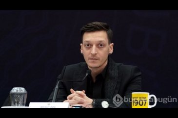 Mesut Özil futbolu bıraktı!