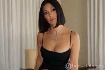 Kourtney Kardashian minicik geceliğiyle sınırları zorladı!