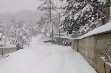 Bursa'nın dağ köylerine kar yağdı