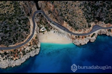 Antalya'nın Kaputaş Plajı doğal güzelliğiyle büyüledi
