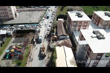 Hiranur Vakfı binasında kaçak olan bölümlerde yıkım yapıldı
