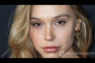 Ünlü model Alexis Ren yine cesur pozlar verdi