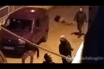 Baba ve oğlunu sokak ortasında öldürdü