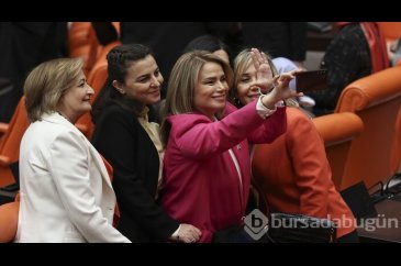 TBMM tatile girerken vekillerden hatıra fotoğrafı 