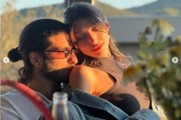 Şevval Şahin sevgilisi ile aşk pozlarını paylaştı