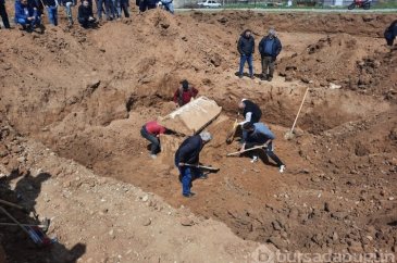 Lahitteki 4 çömlekten insan kemiği çıktı